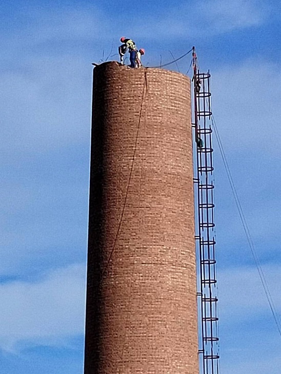 煙囪拆除公司:專業(yè)技藝與優(yōu)質(zhì)廠家的力量與承諾