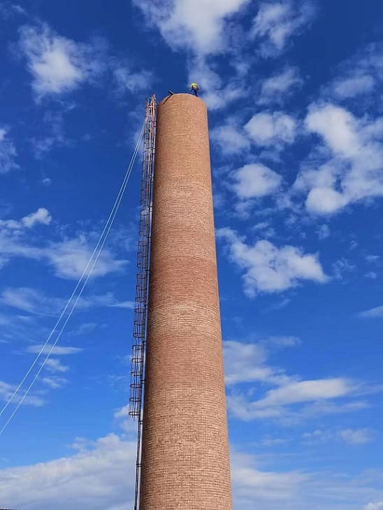 煙囪拆除:展現(xiàn)先進(jìn)設(shè)備與科學(xué)方法的雙重應(yīng)用